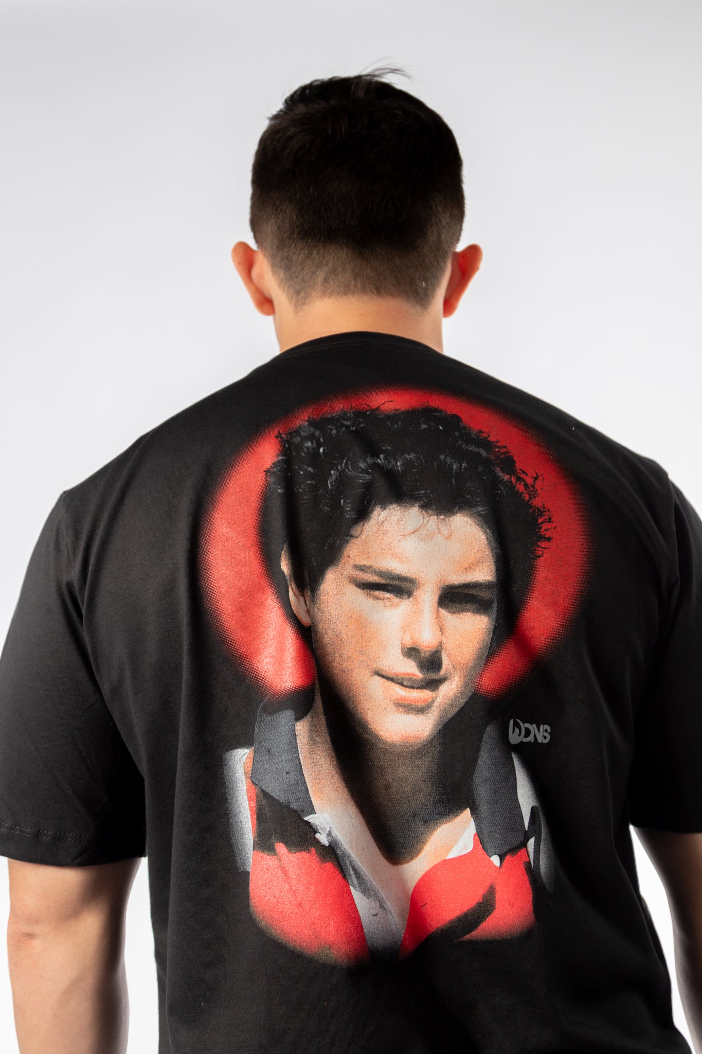 Oversized T-Shirt – Saint Carlo Acutis Photo - Black