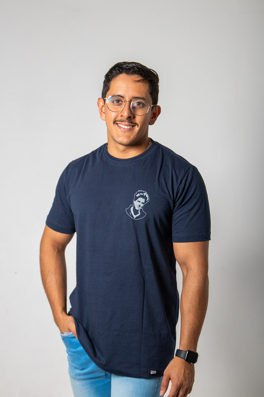 Camiseta São Carlo Acutis - Não eu, mas Deus - Azul Marinho ref 3232