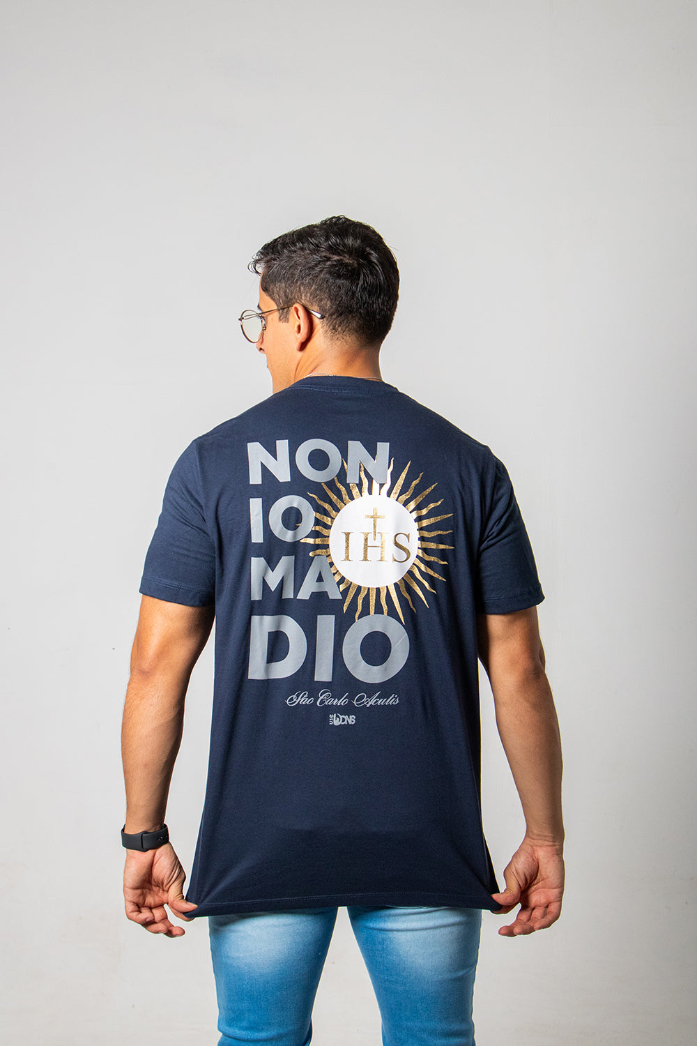 Camiseta São Carlo Acutis - Não eu, mas Deus - Azul Marinho ref 3232