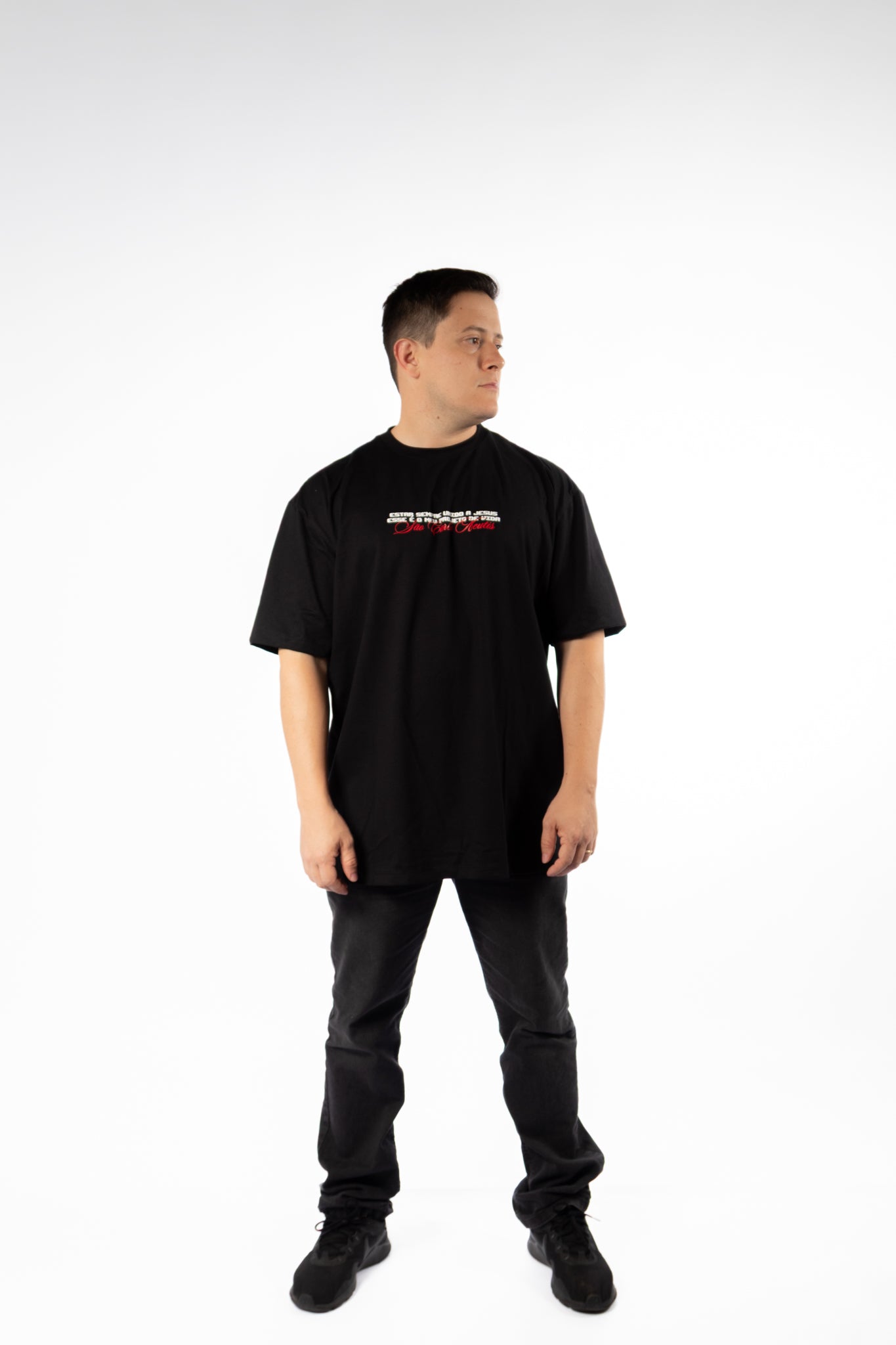 Oversized T-Shirt – Saint Carlo Acutis Photo - Black