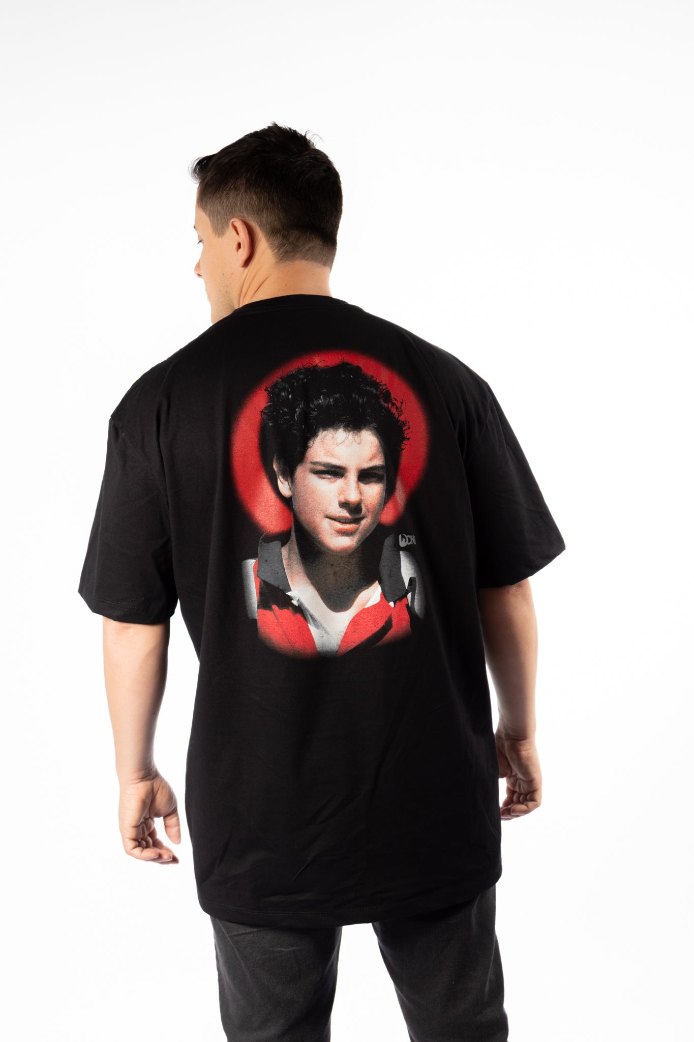 Oversized T-Shirt – Saint Carlo Acutis Photo - Black