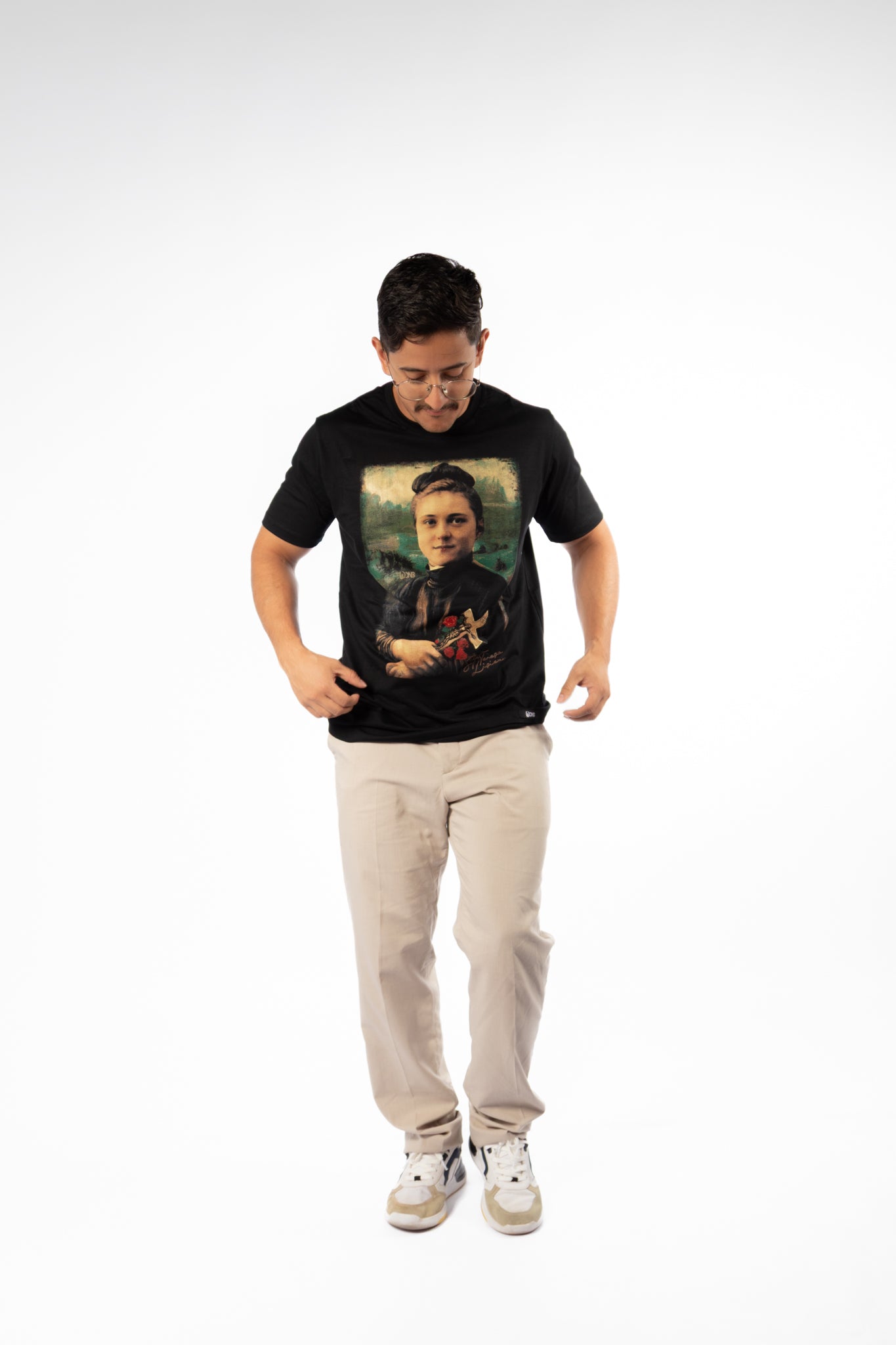 Camiseta Santa Teresinha do Menino Jesus Quadro - Preto ref 3256